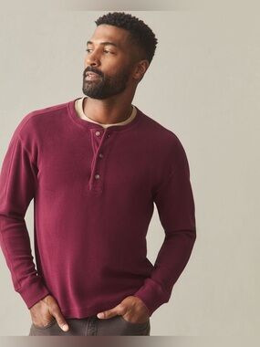 NEW American Giant Men's French Rib
Henley in Pomegranate, Size 2XL